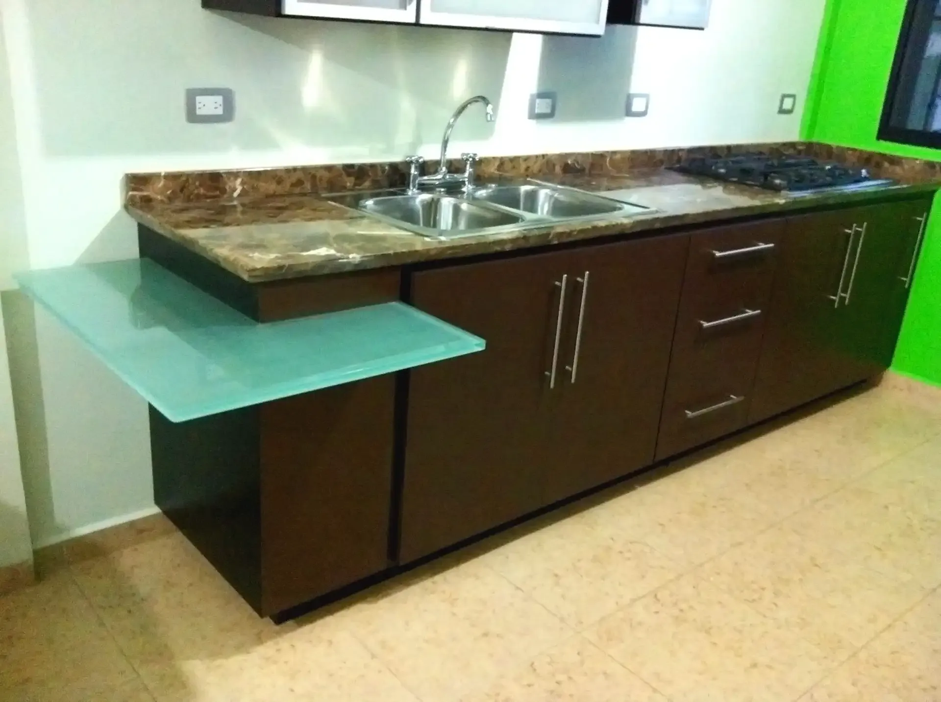 Cocinas Funcionales y Torres de Hornos con ingeniería de fabricación avanzada en Bogotá