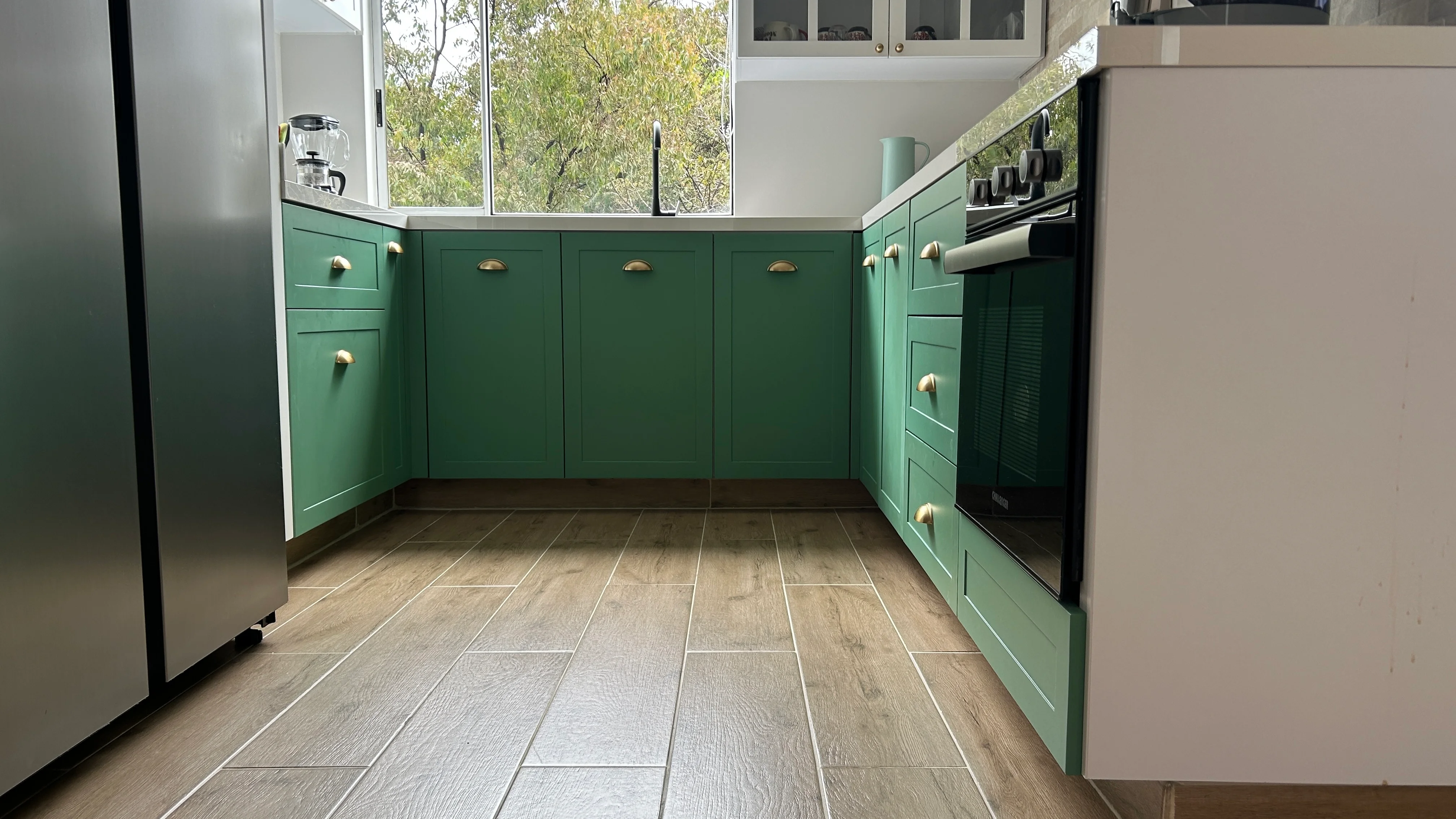 Remodelación Integral en El Contador: Cocina Shaker de Autor